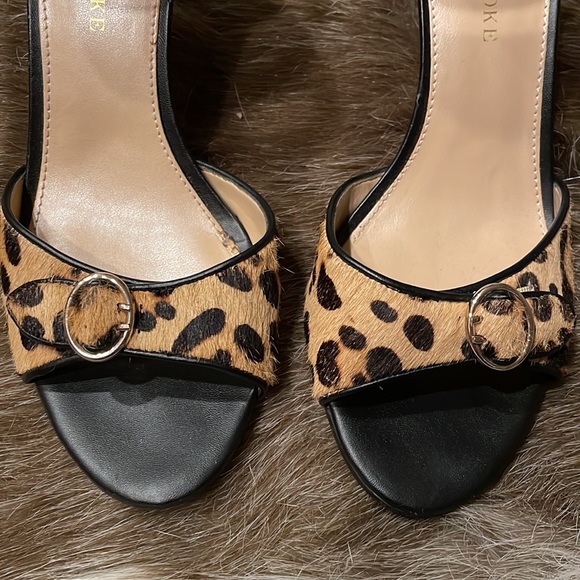 Audrey Brooke animal print leather heels - Picture 3 of 5